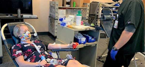 Honor moms by giving blood this May with Vitalant
