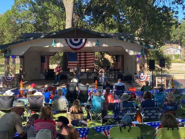 band at lake park 4th of july atascadero