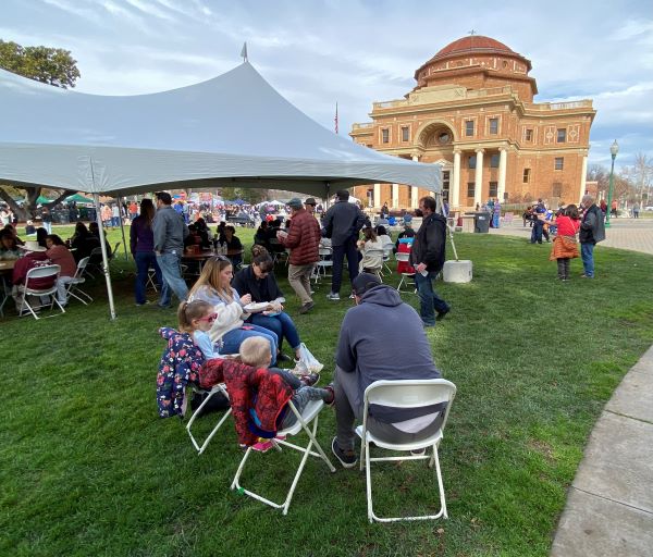 Tamale dining by Rotunda[21296]