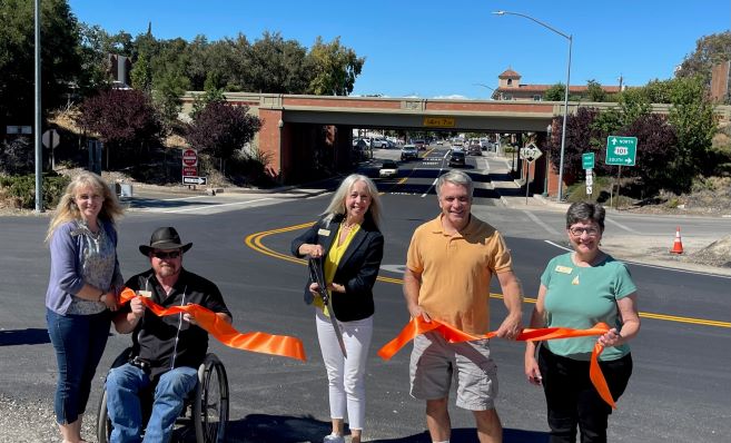 Atascadero City Council - Traffic Way & Ardilla Ribbon Cutting[29080]