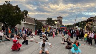 Dancers on knees