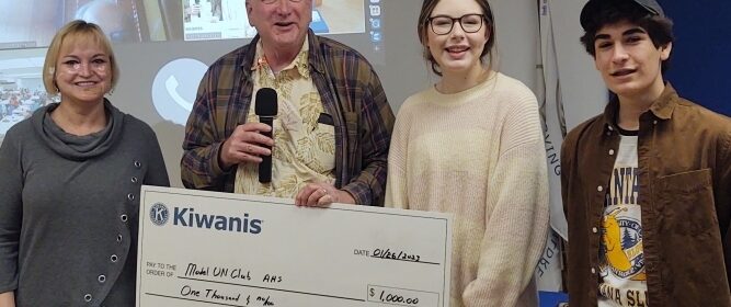 Kiwanis Club donates to Model United Nations Club at high school
