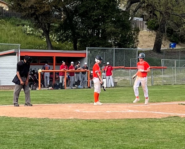 Greyhounds win all three games in Easter baseball tournament 