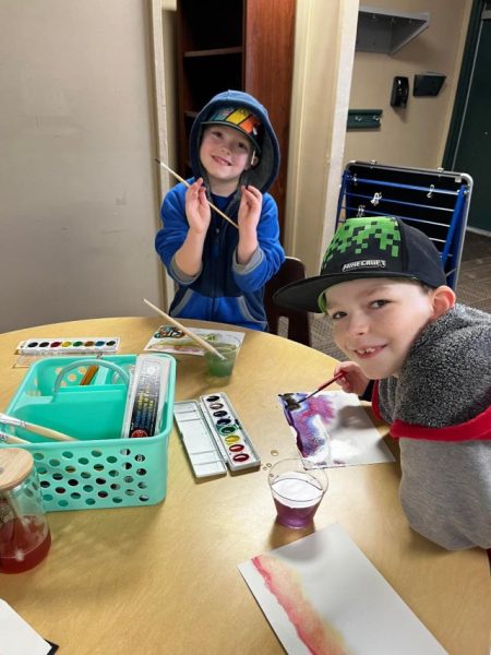 Independent studies students create aurora art at STEAM workshop