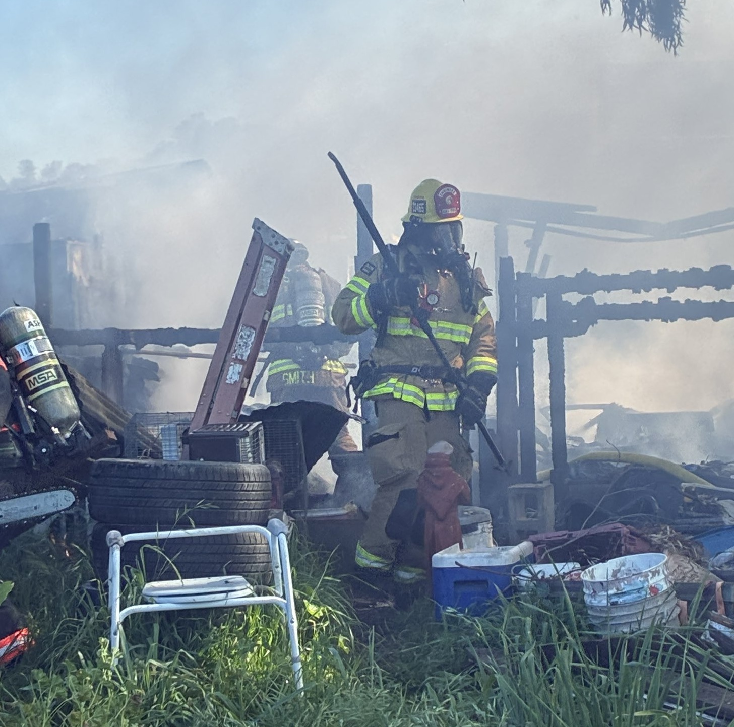 Crews contain structure fire in Santa Margarita