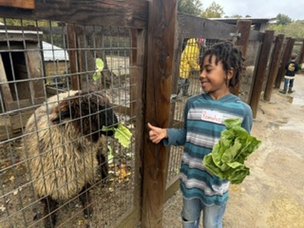 Monterey Road Elementary kicks off Mustang Trot, first graders visit Avila Valley Barn